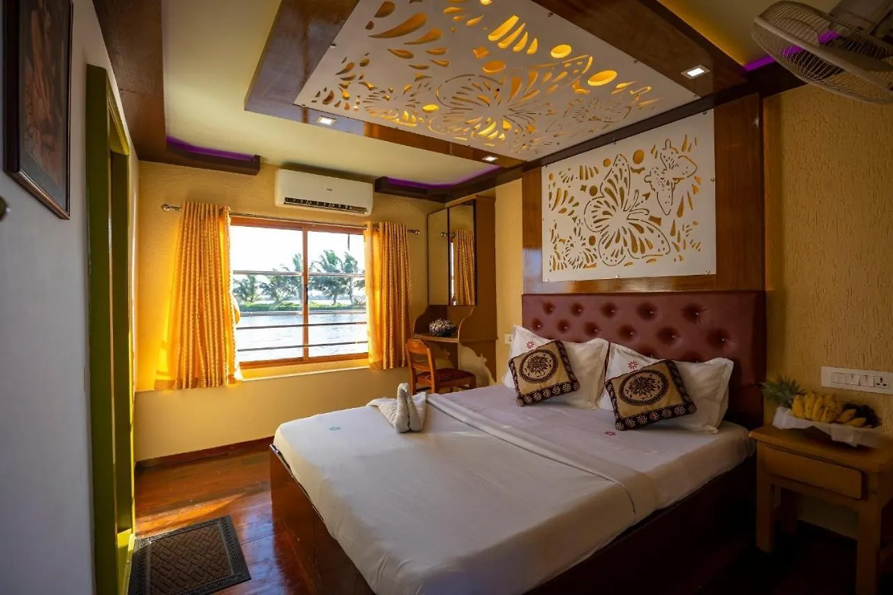 Hotel Kerala Nature Houseboat By Coco Floatel Alappuzha
